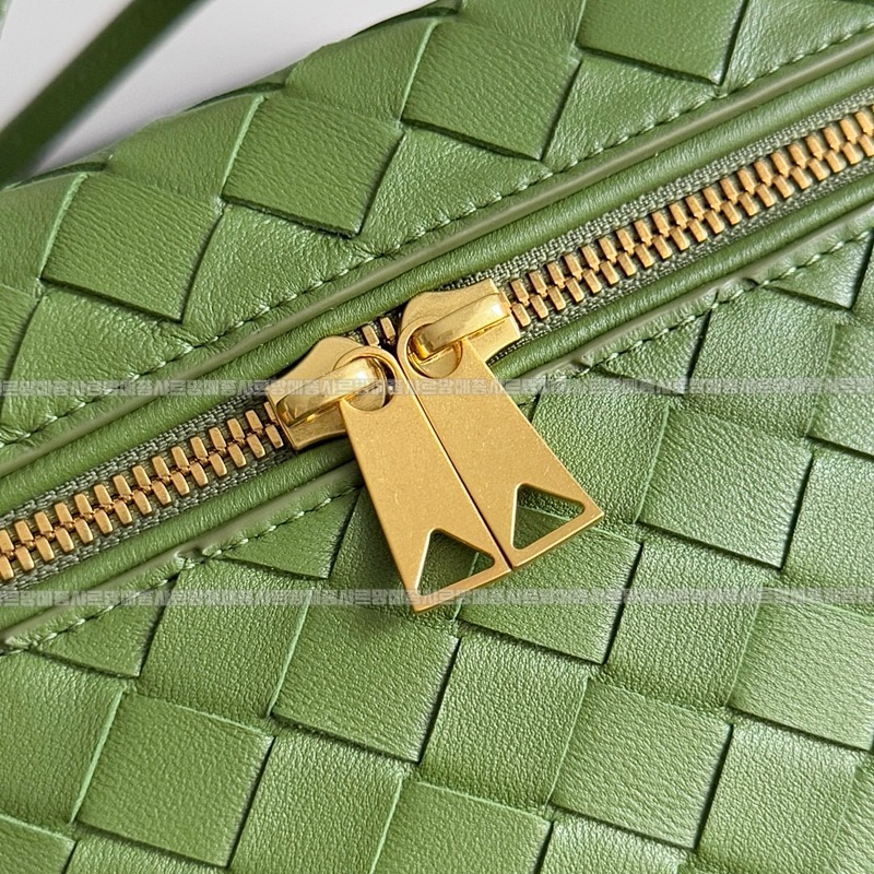 보테가베네타뱅뱅인프레치아토레더베니티백 20260223-100150-006루.jpg