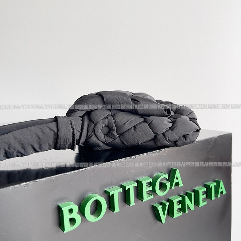 보테가베네타럼플메신저 20260223-112558-002루.jpg