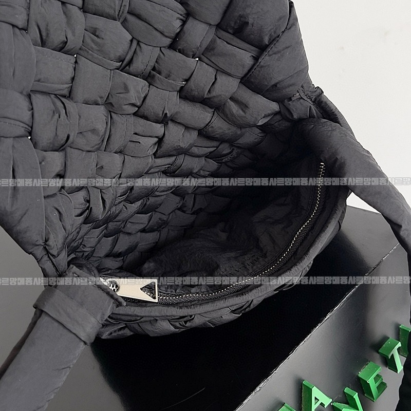 보테가베네타럼플메신저 20260223-112559-009루.jpg