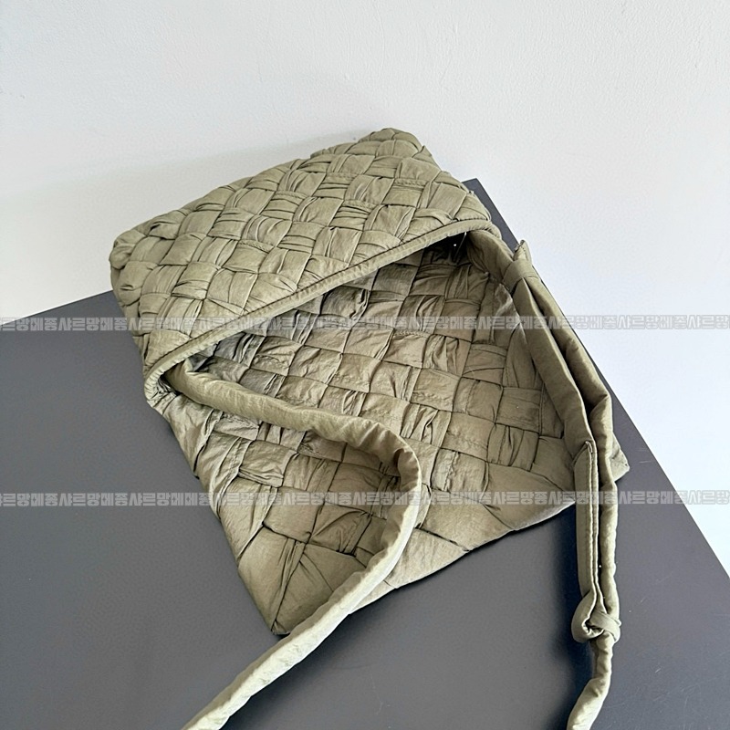 보테가베네타럼플메신저 20260223-112858-008루.jpg