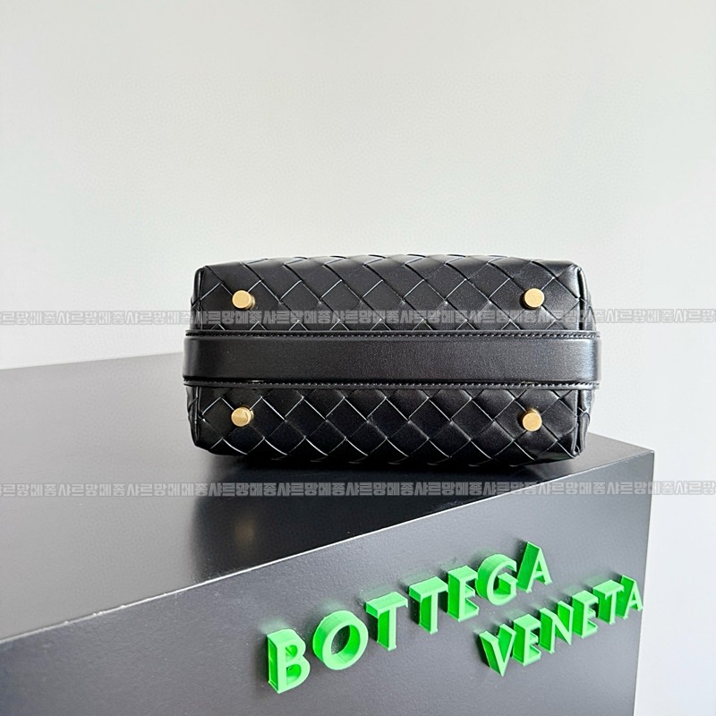 보테가베네타우ㅐㄹ리스미니인트레치아토레더숄더백 20260223-140923-006루.jpg