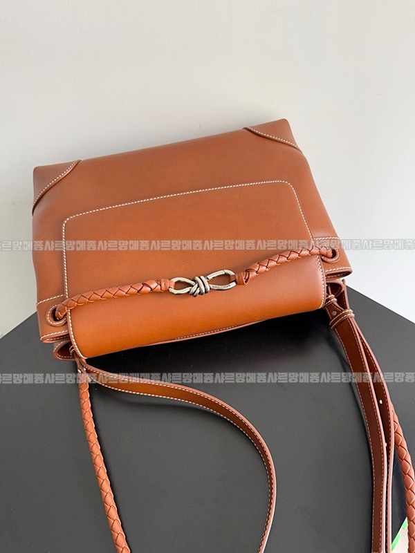 보테가베네타안티모아메신저백 20260223-142926-006루.jpg