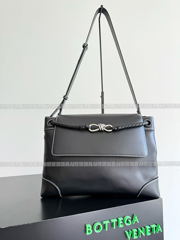 보테가베네타안티모아메신저백 20260223-143235-001루.jpg