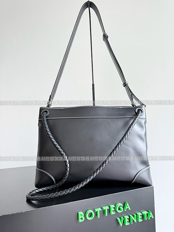보테가베네타안티모아메신저백 20260223-143235-003루.jpg
