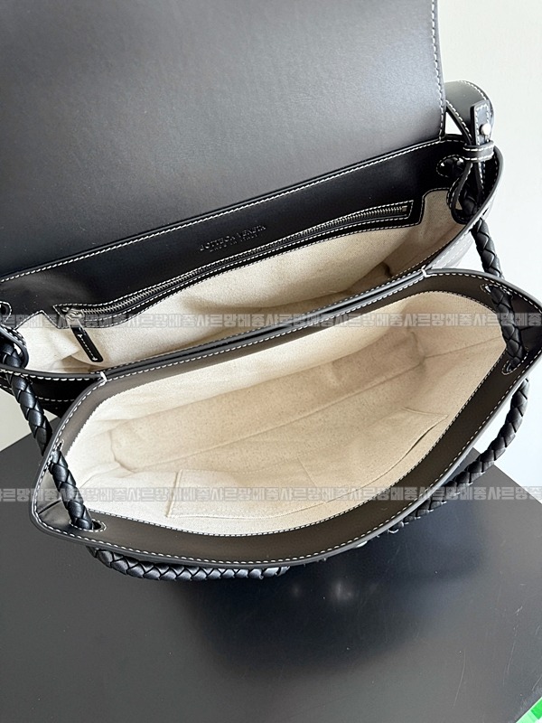 보테가베네타안티모아메신저백 20260223-143236-009루.jpg