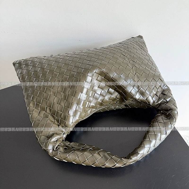 보테가베네타미디움홉 20260223-143724-004루.jpg