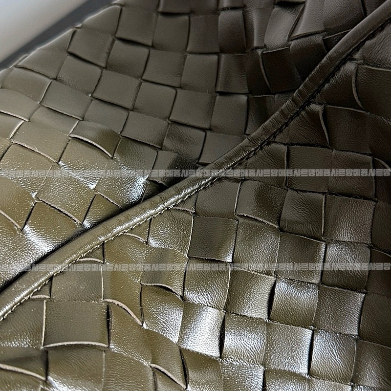 보테가베네타미디움홉 20260223-143724-005루.jpg