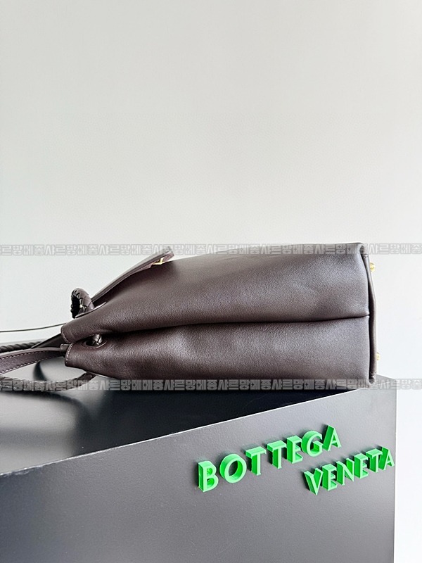 보테가베네타차오차오라지 20260223-150654-003루.jpg