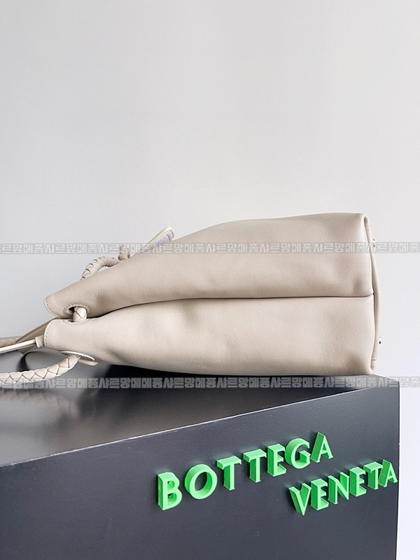 보테가베네타차오차오라지 20260223-151513-003루.jpg
