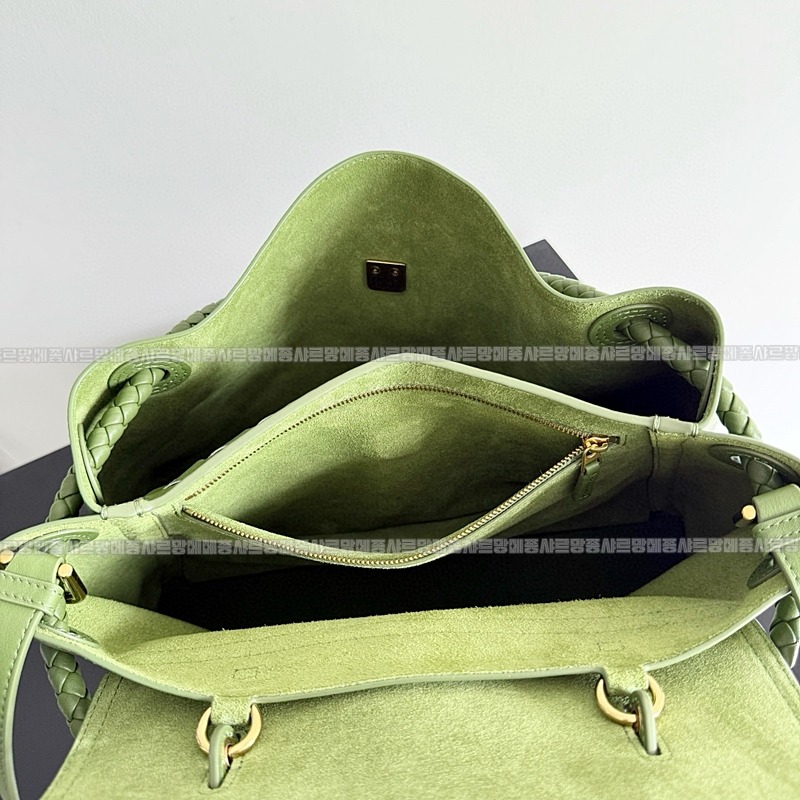 보테가베네타차오차오미디움 20260223-152612-009루.jpg