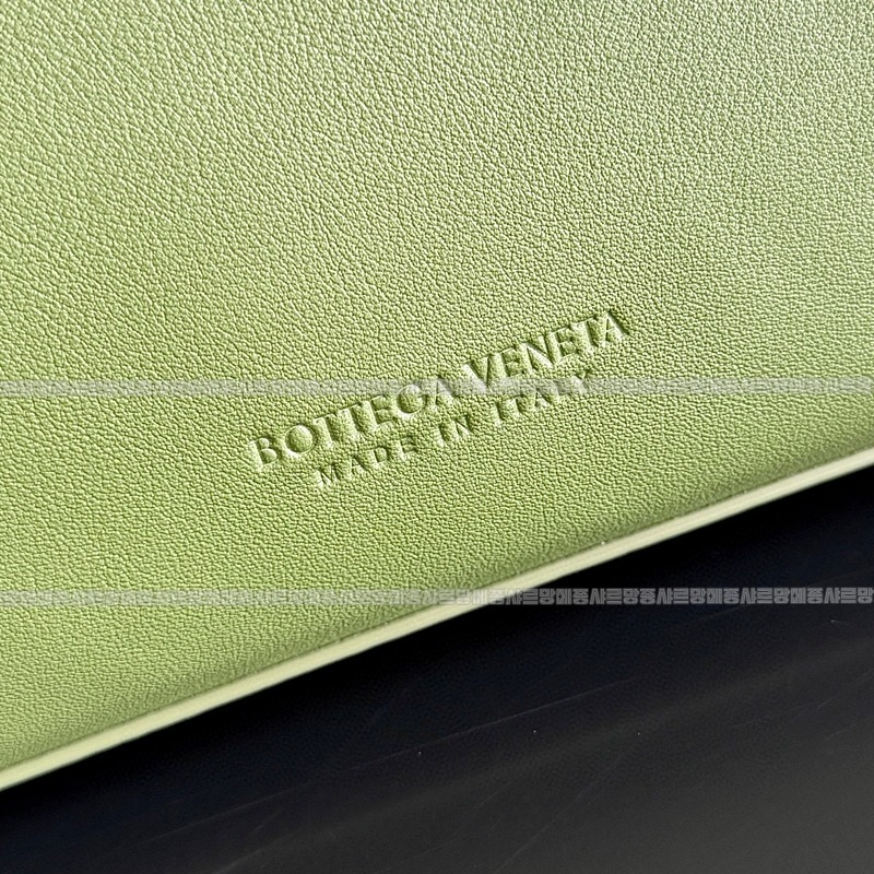 보테가베네타차오차오미디움 20260223-152612-006루.jpg