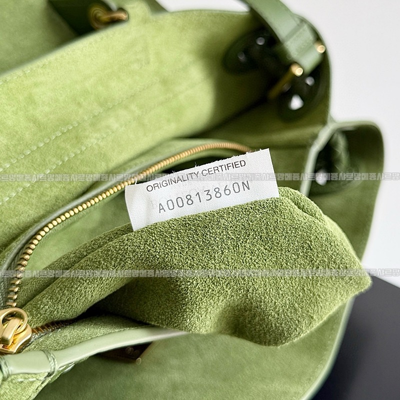 보테가베네타차오차오미디움 20260223-152612-008루.jpg