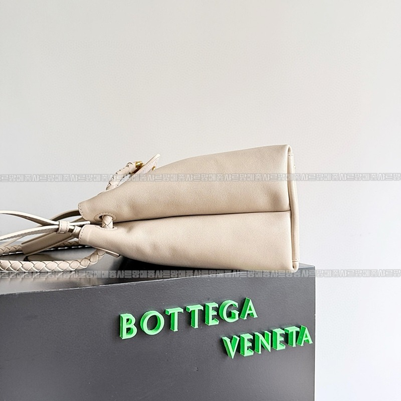 보테가베네타차오차오미디움 20260223-152800-003루.jpg