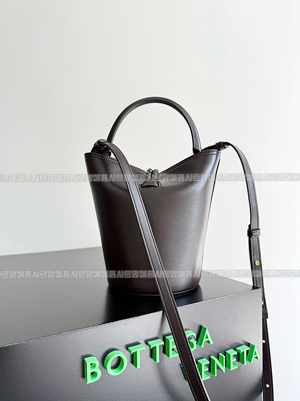 보테가베네타리베르타버킷백 20260223-154907-003루.jpg