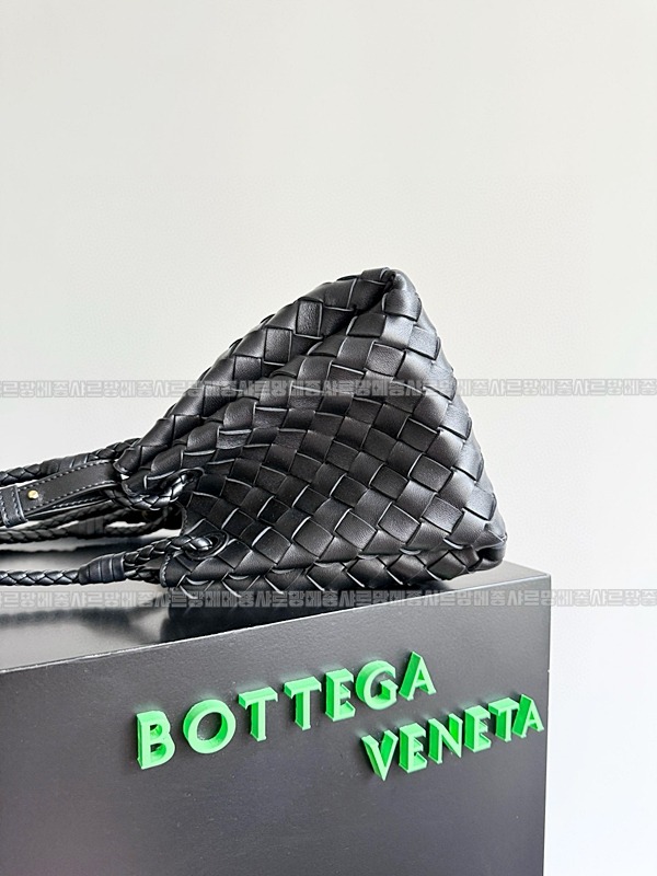 보테가베네타파라슈트백 20260223-155513-004루.jpg