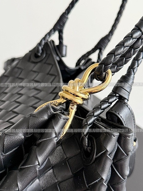 보테가베네타파라슈트백 20260223-155513-005루.jpg