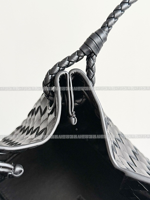 보테가베네타파라슈트백 20260223-155514-006루.jpg