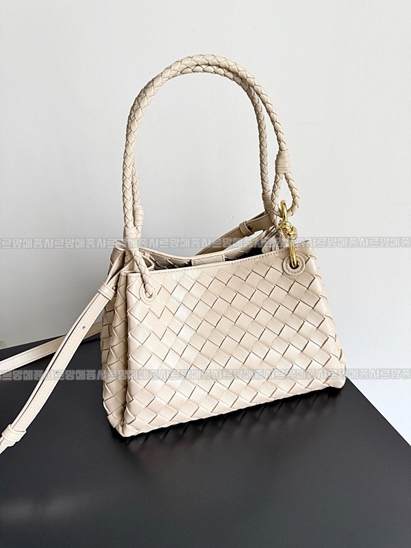 보테가베네타파라슈트백 20260223-155920-002루.jpg