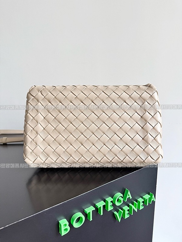 보테가베네타파라슈트백 20260223-155920-005루.jpg