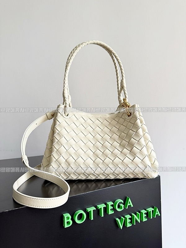 보테가베네타파라슈트백 20260223-162040-001루.jpg