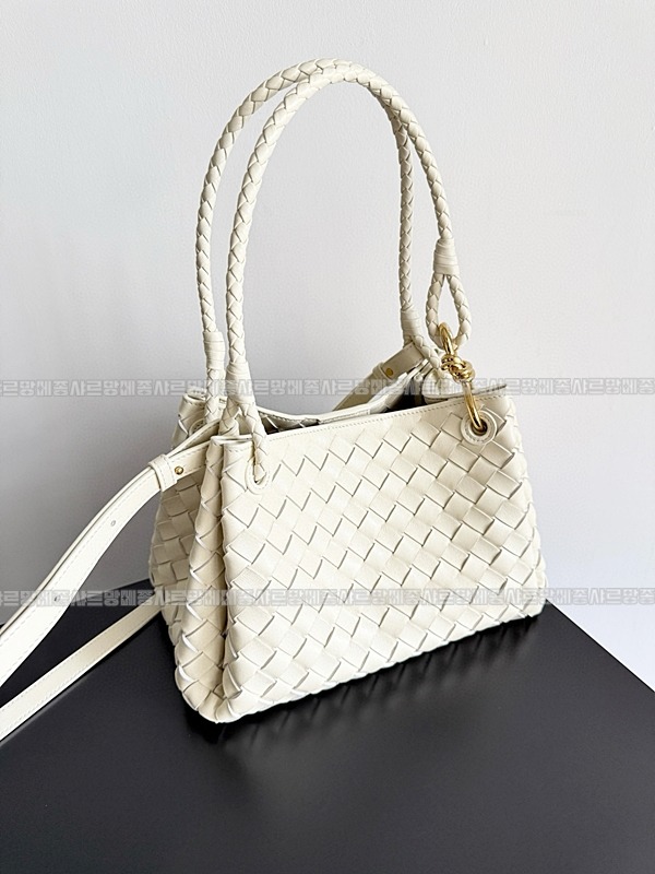 보테가베네타파라슈트백 20260223-162040-002루.jpg