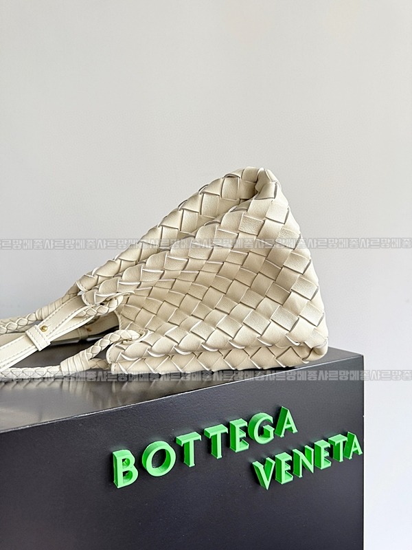 보테가베네타파라슈트백 20260223-162040-003루.jpg