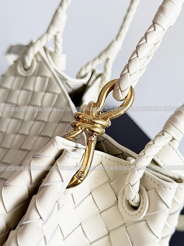 보테가베네타파라슈트백 20260223-162040-005루.jpg