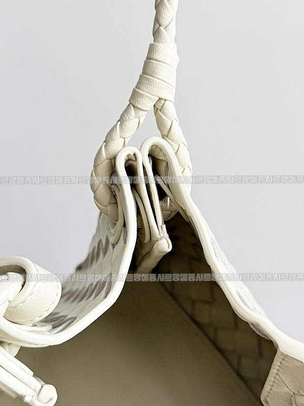 보테가베네타파라슈트백 20260223-162040-006루.jpg