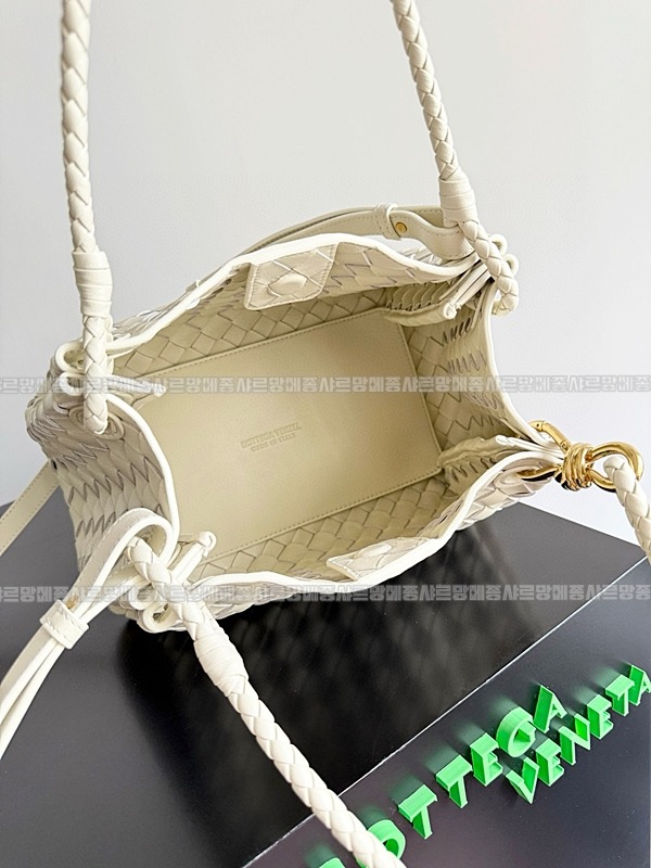 보테가베네타파라슈트백 20260223-162041-009루.jpg