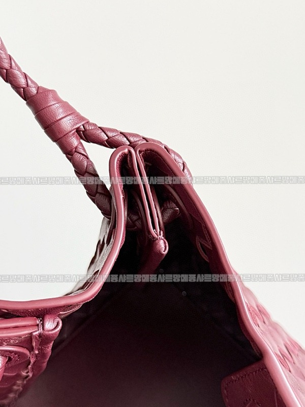 보테가베네타파라슈트백 20260223-162242-006루.jpg