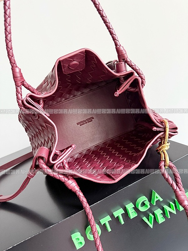 보테가베네타파라슈트백 20260223-162243-009루.jpg