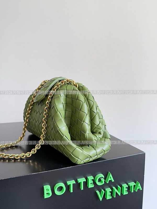 보테가베네타로렌클러치 20260223-164913-002루.jpg