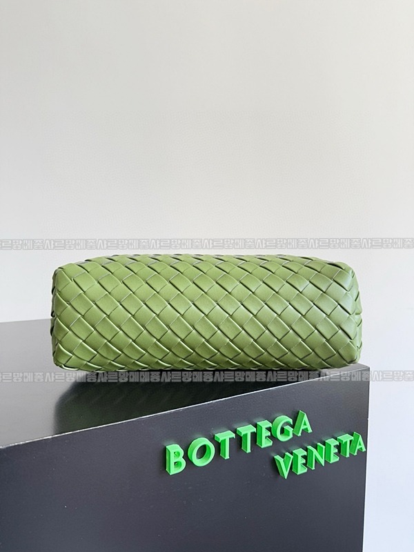 보테가베네타로렌클러치 20260223-164914-003루.jpg