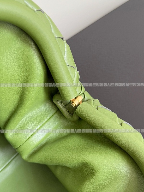 보테가베네타로렌클러치 20260223-164914-006루.jpg