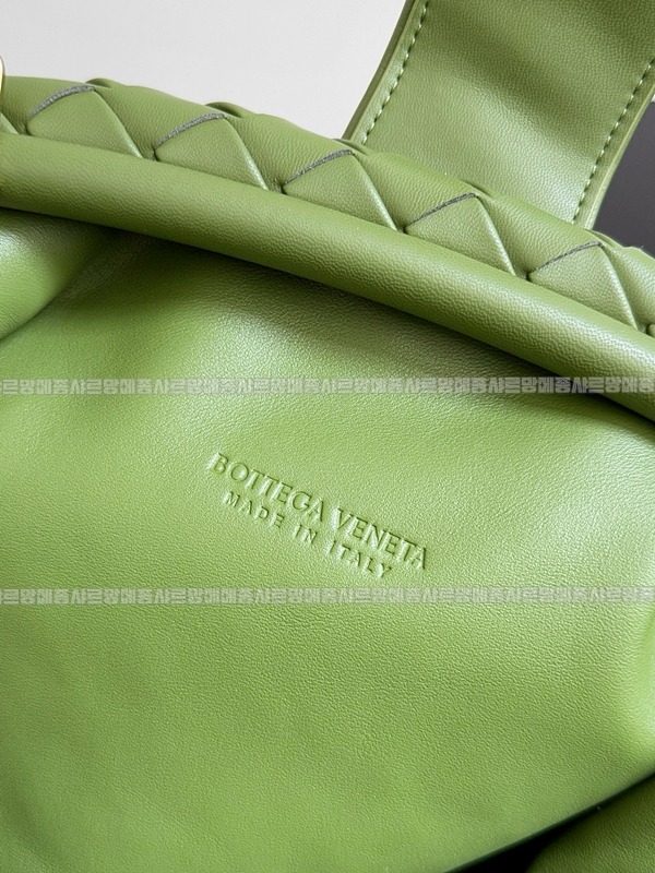 보테가베네타로렌클러치 20260223-164914-007루.jpg