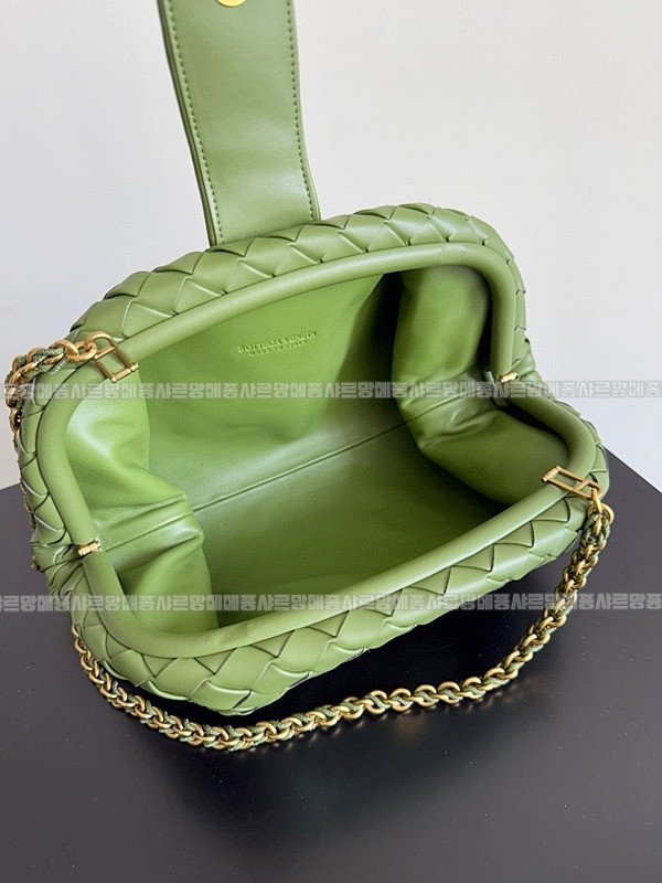 보테가베네타로렌클러치 20260223-164914-009루.jpg