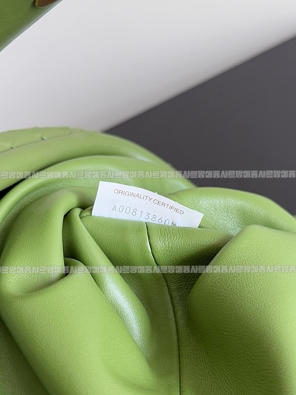 보테가베네타로렌클러치 20260223-164914-008루.jpg