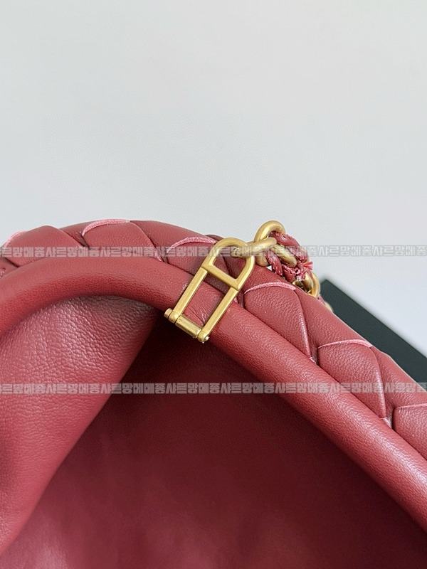 보테가베네타로렌클러치 20260223-165248-005루.jpg