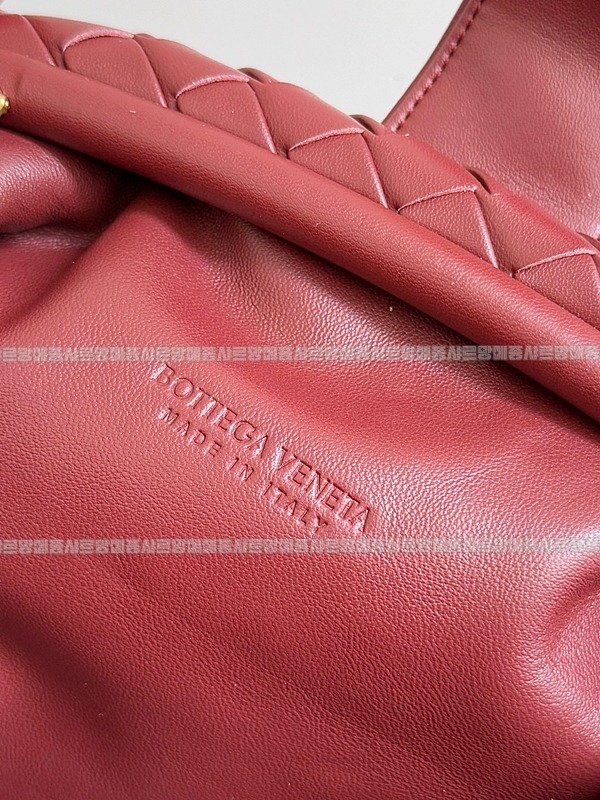 보테가베네타로렌클러치 20260223-165248-007루.jpg