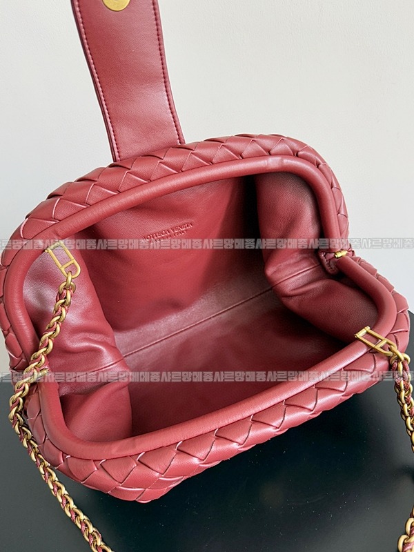 보테가베네타로렌클러치 20260223-165249-009루.jpg