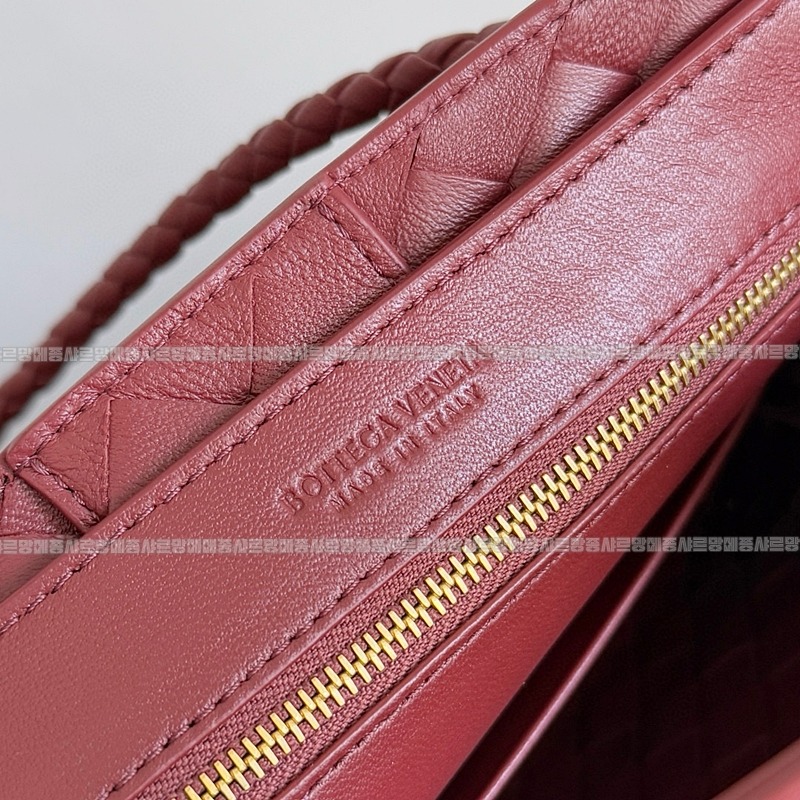 보테가베네타스몰안디모아 20260223-171621-007루.jpg