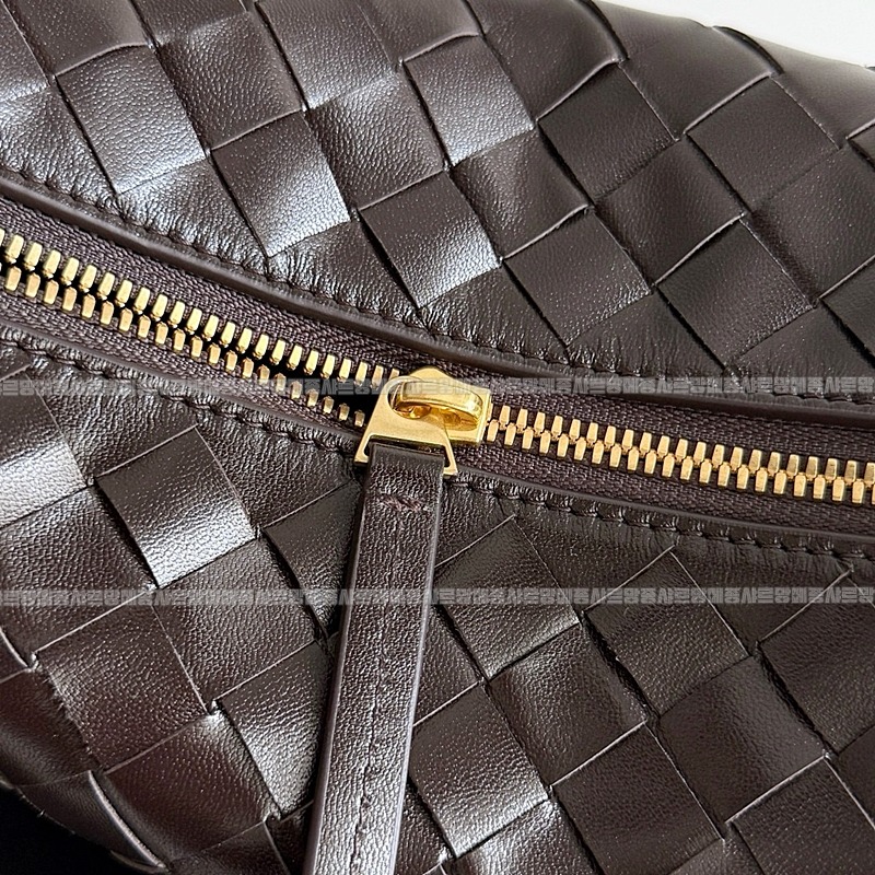 보테가베네타웰리스미니인트레치아토레더더백 20260223-172539-005루.jpg