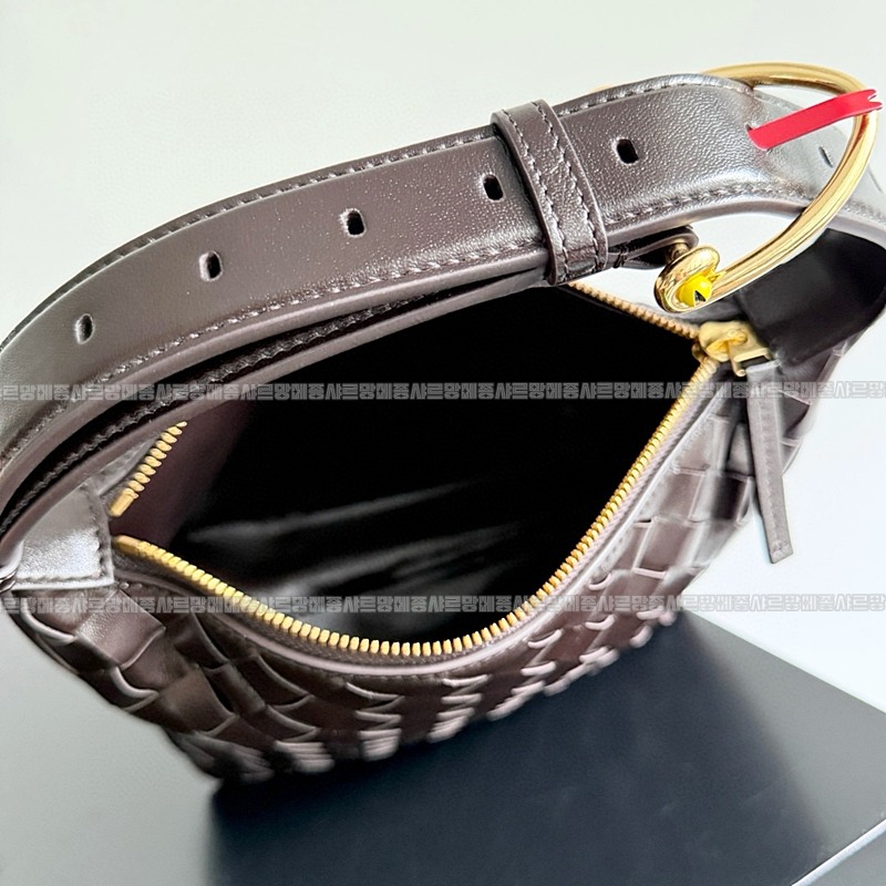 보테가베네타웰리스미니인트레치아토레더더백 20260223-172540-009루.jpg