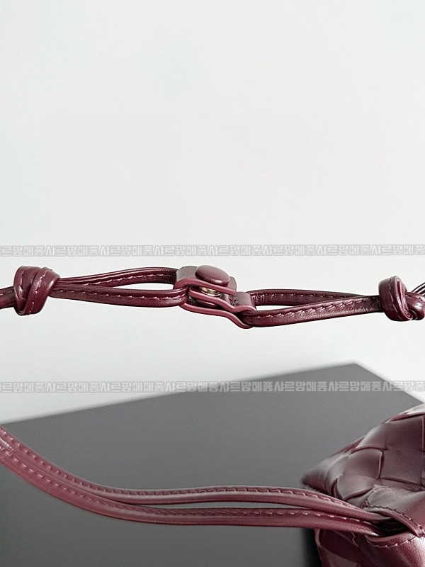 보테가베네타미디움더스트백 20260224-105024-004루.jpg