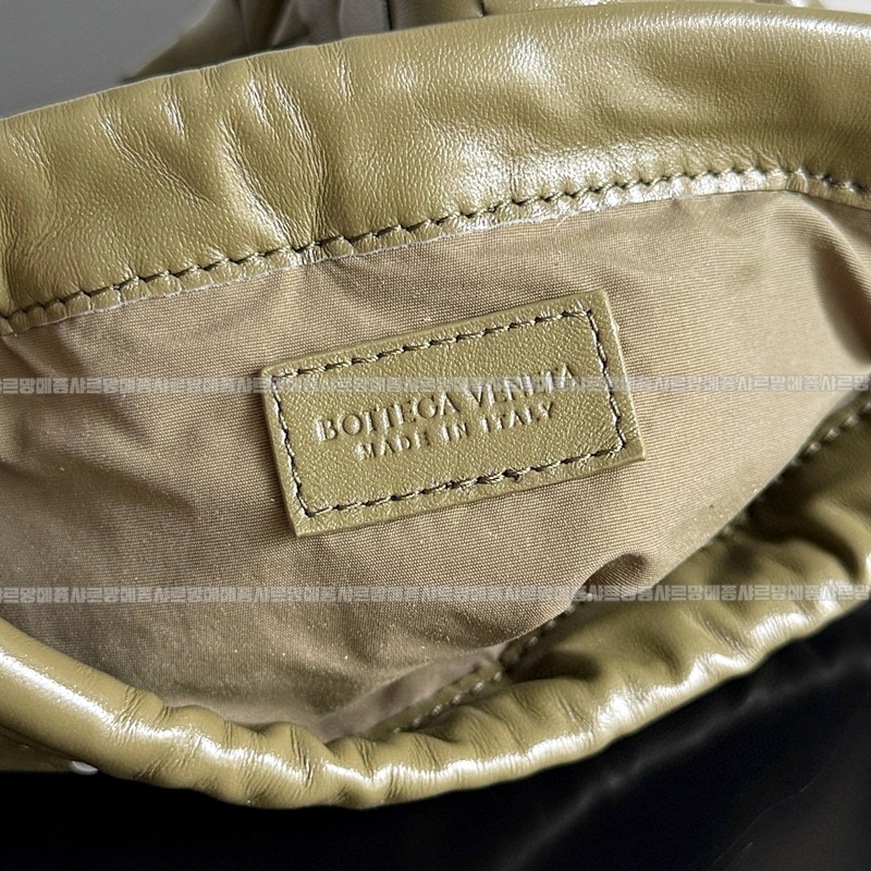 보테가베네타스몰더스트백 20260224-113956-006루.jpg