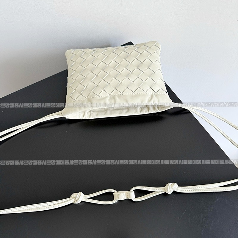 보테가베네타스몰더스트백 20260224-115920-005루.jpg