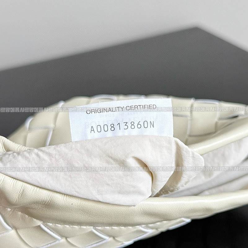 보테가베네타스몰더스트백 20260224-115920-007루.jpg