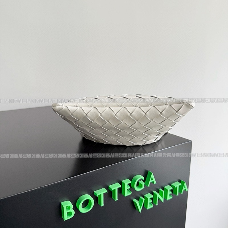 보테가베네타스몰더스트백 20260224-120055-004루.jpg