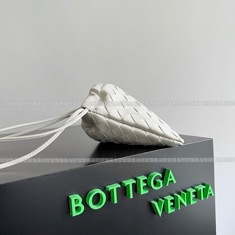 보테가베네타스몰더스트백 20260224-120055-003루.jpg