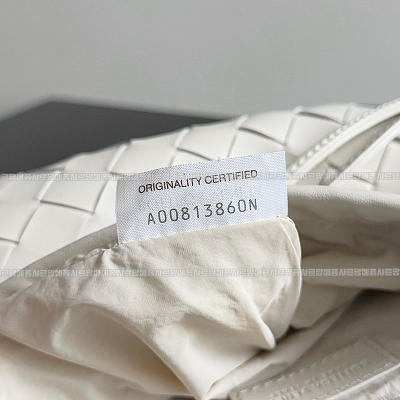 보테가베네타스몰더스트백 20260224-120055-007루.jpg